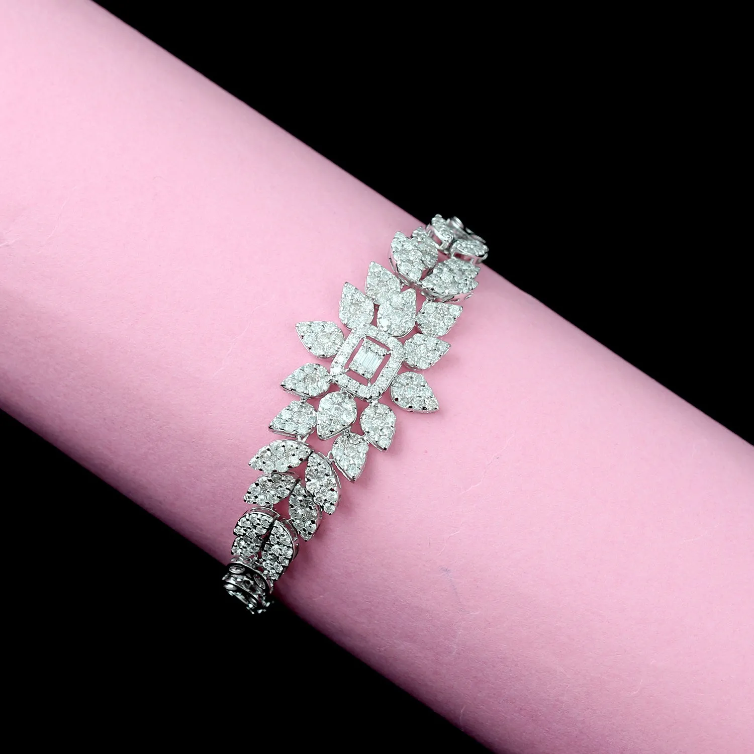 18K White Gold Studded Pave Natural Diamond Beautiful Fixed & Flexible Bracelet