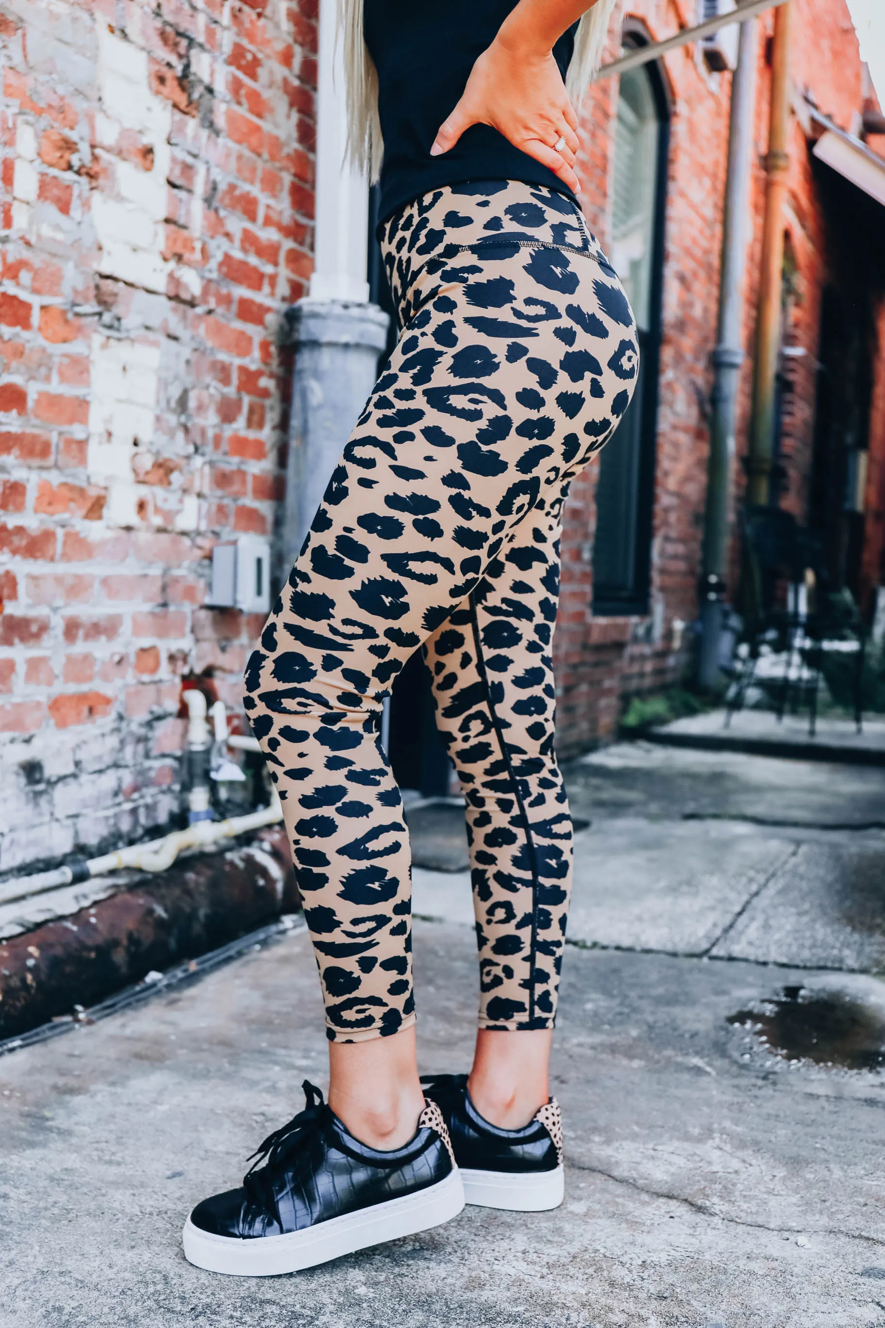 Bringin' It Leopard Leggings - Brown