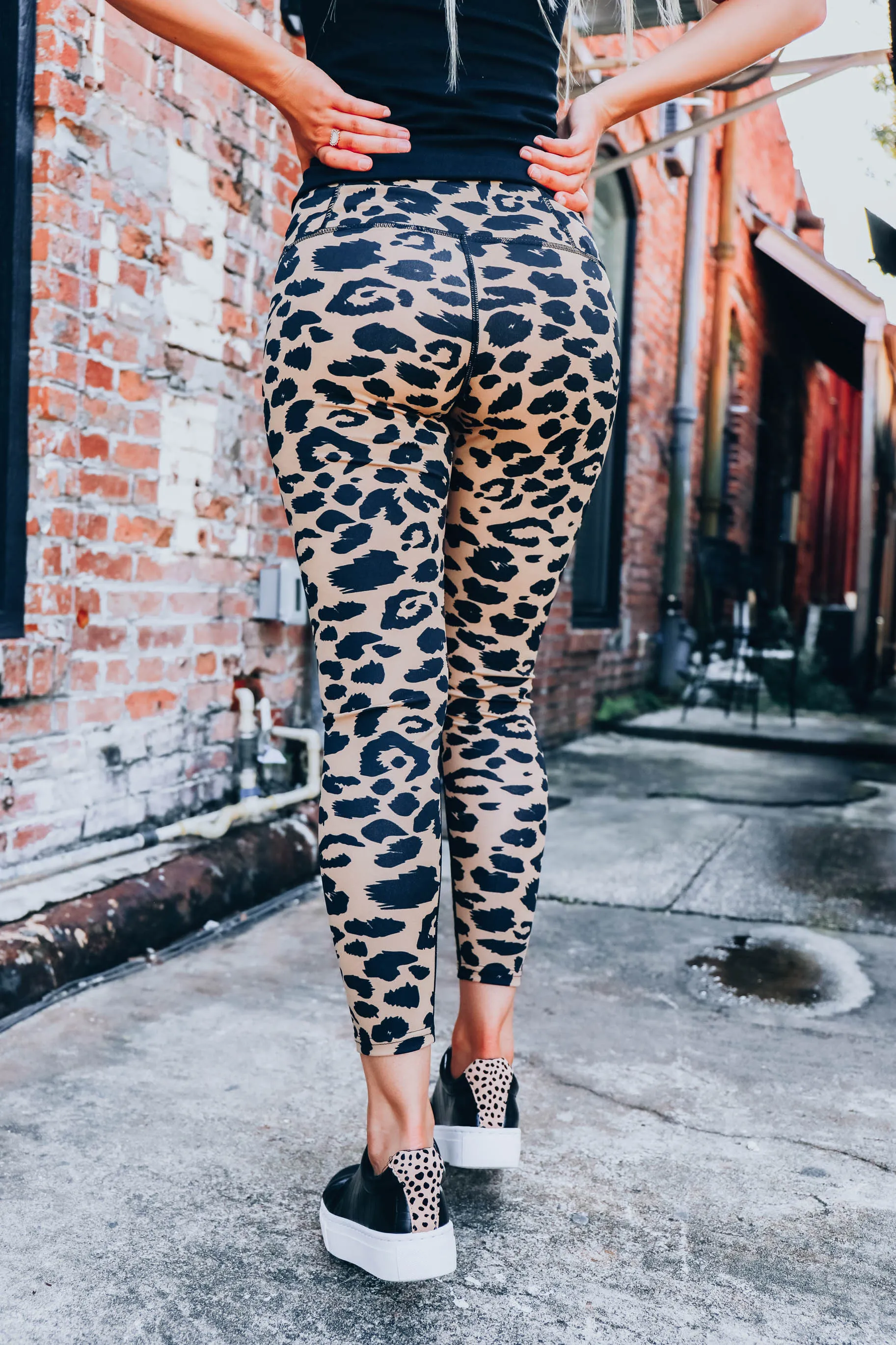 Bringin' It Leopard Leggings - Brown