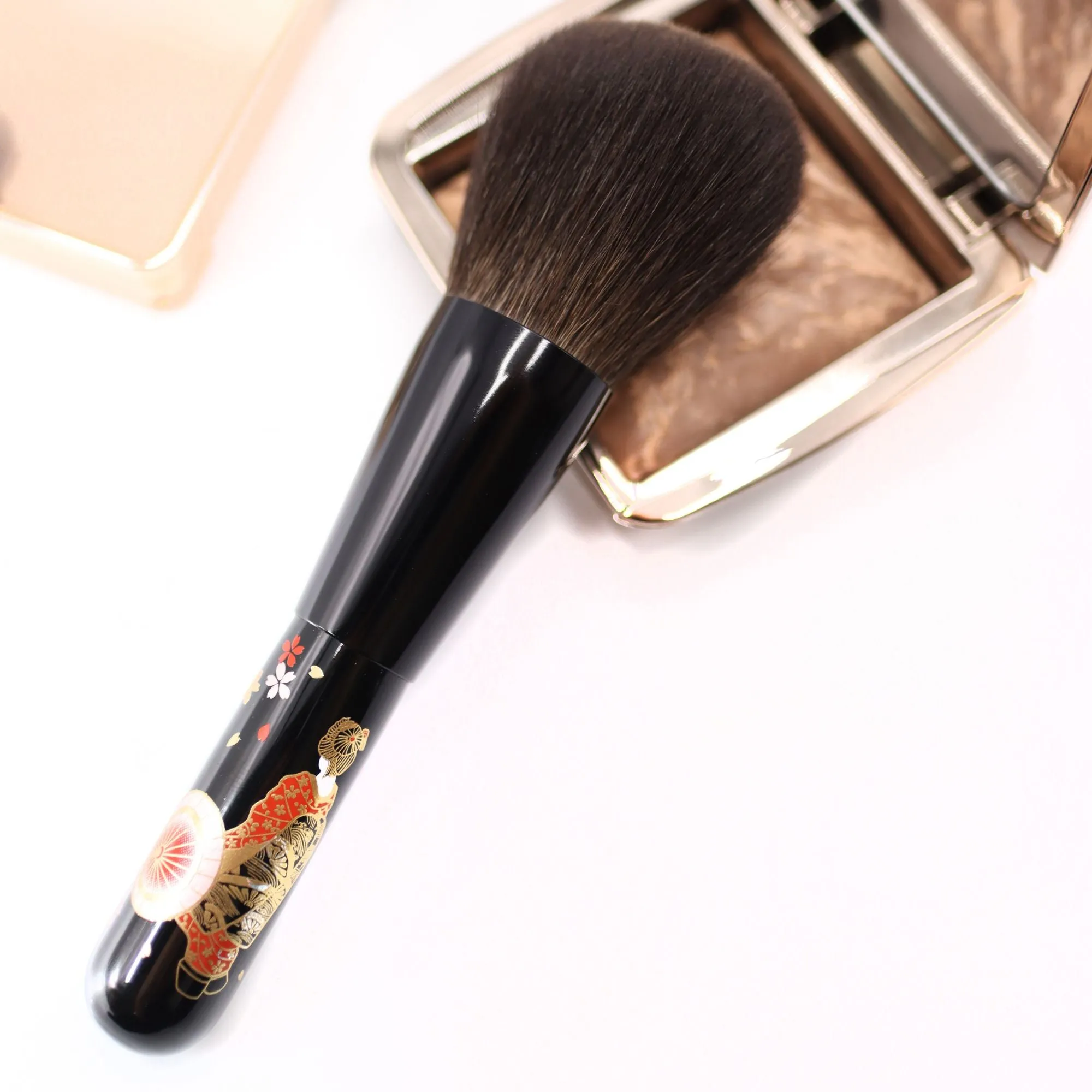 Eihodo 'Maiko' 舞妓 Powder Brush, Makie Series