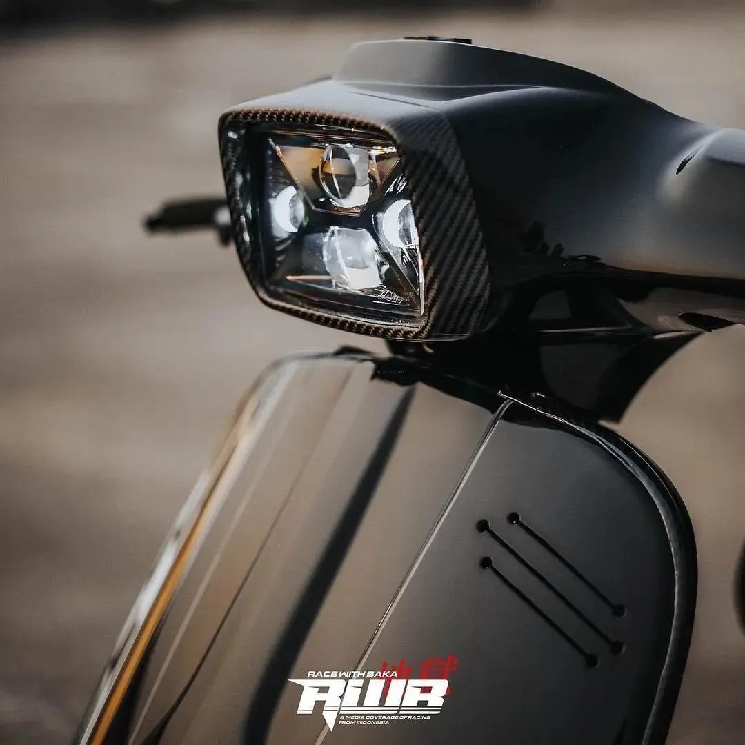 Headlight Unit ZELIONI LED trapezoidal | Vespa S 50-150cc