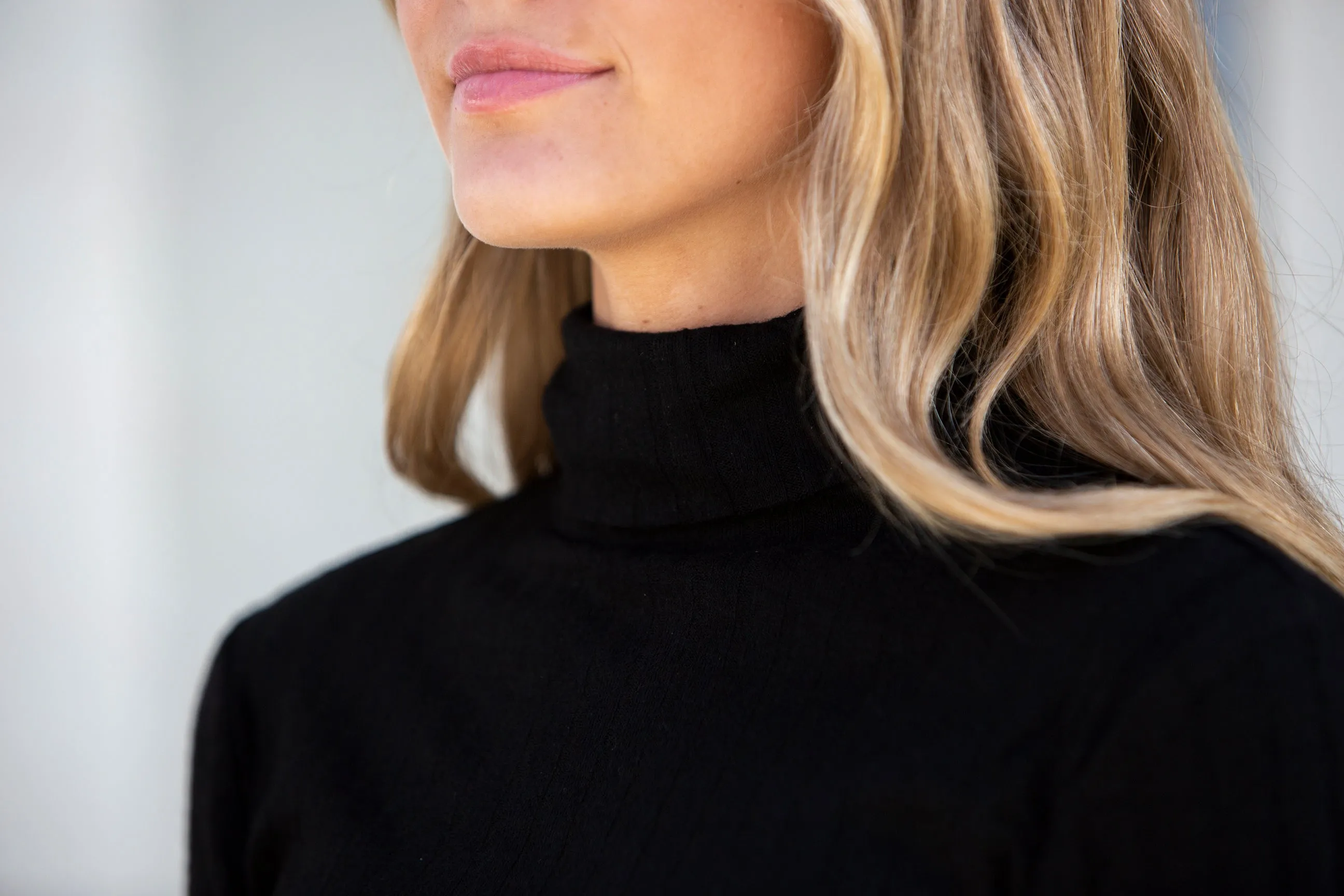 Joelle Ribbed Turtle Neck