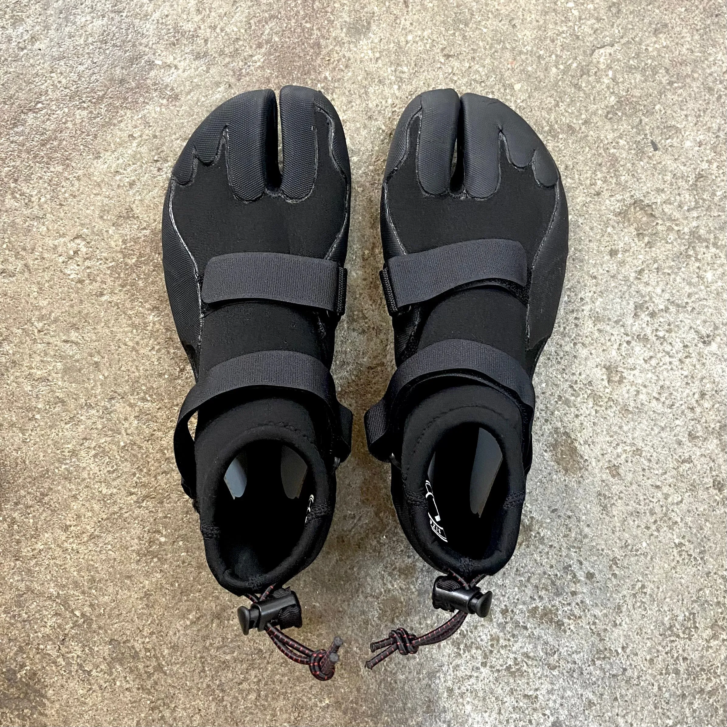 OCEAN & EARTH   JAVA SPLIT TOE BOOTIE  1.5MM