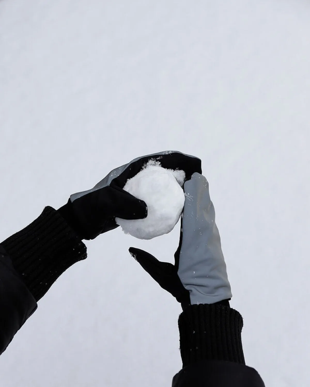 REFLECTIVE SOFTSHELL MITTENS