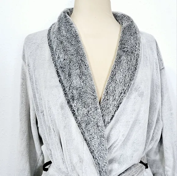 Soma Embraceable Luxe Long Robe in Gray Size L/XL