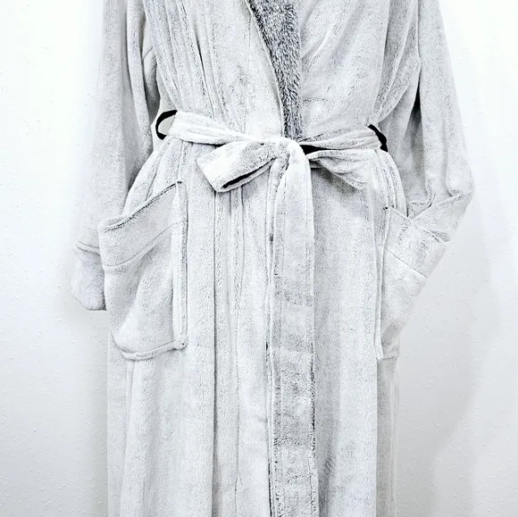 Soma Embraceable Luxe Long Robe in Gray Size L/XL