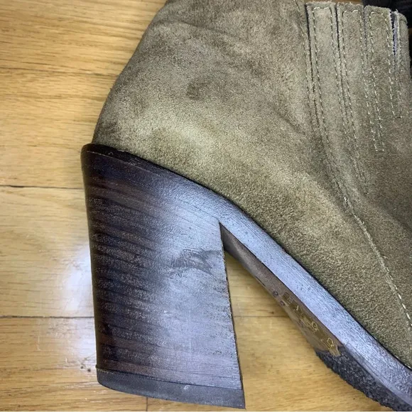 Women's Aquatalia Loren Bootie - Size 6 M