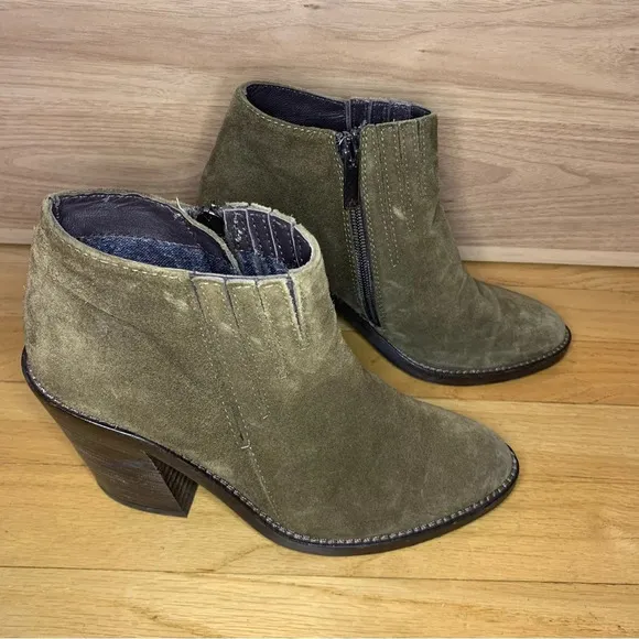Women's Aquatalia Loren Bootie - Size 6 M