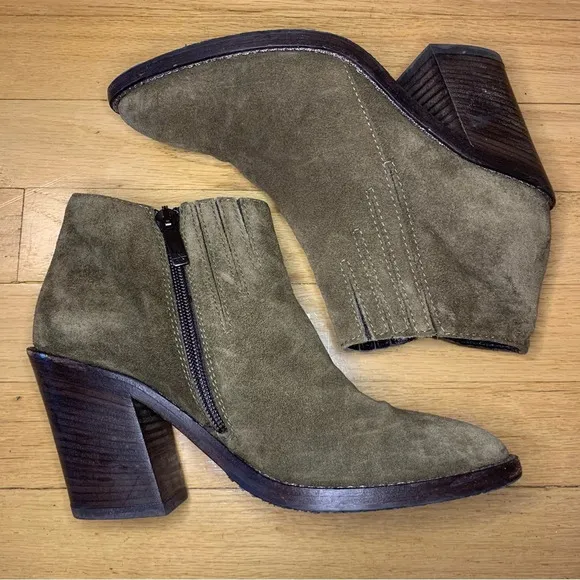 Women's Aquatalia Loren Bootie - Size 6 M