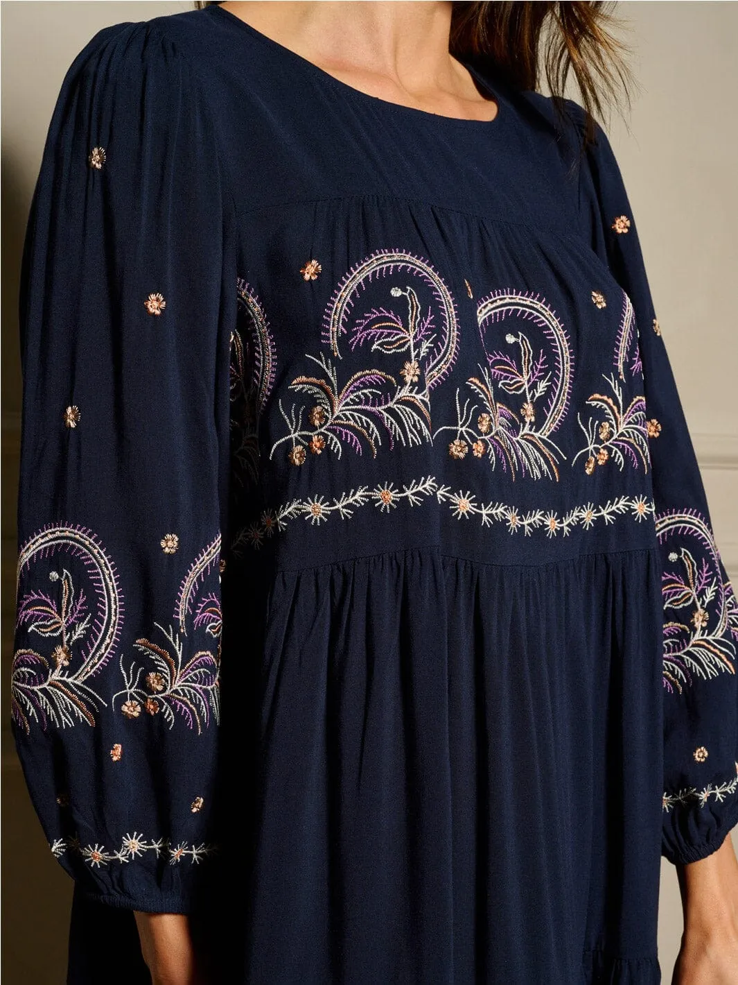 WOMEN'S LONG SLEEVE EMBROIDERY HIGH-LOW MIDI DRESS