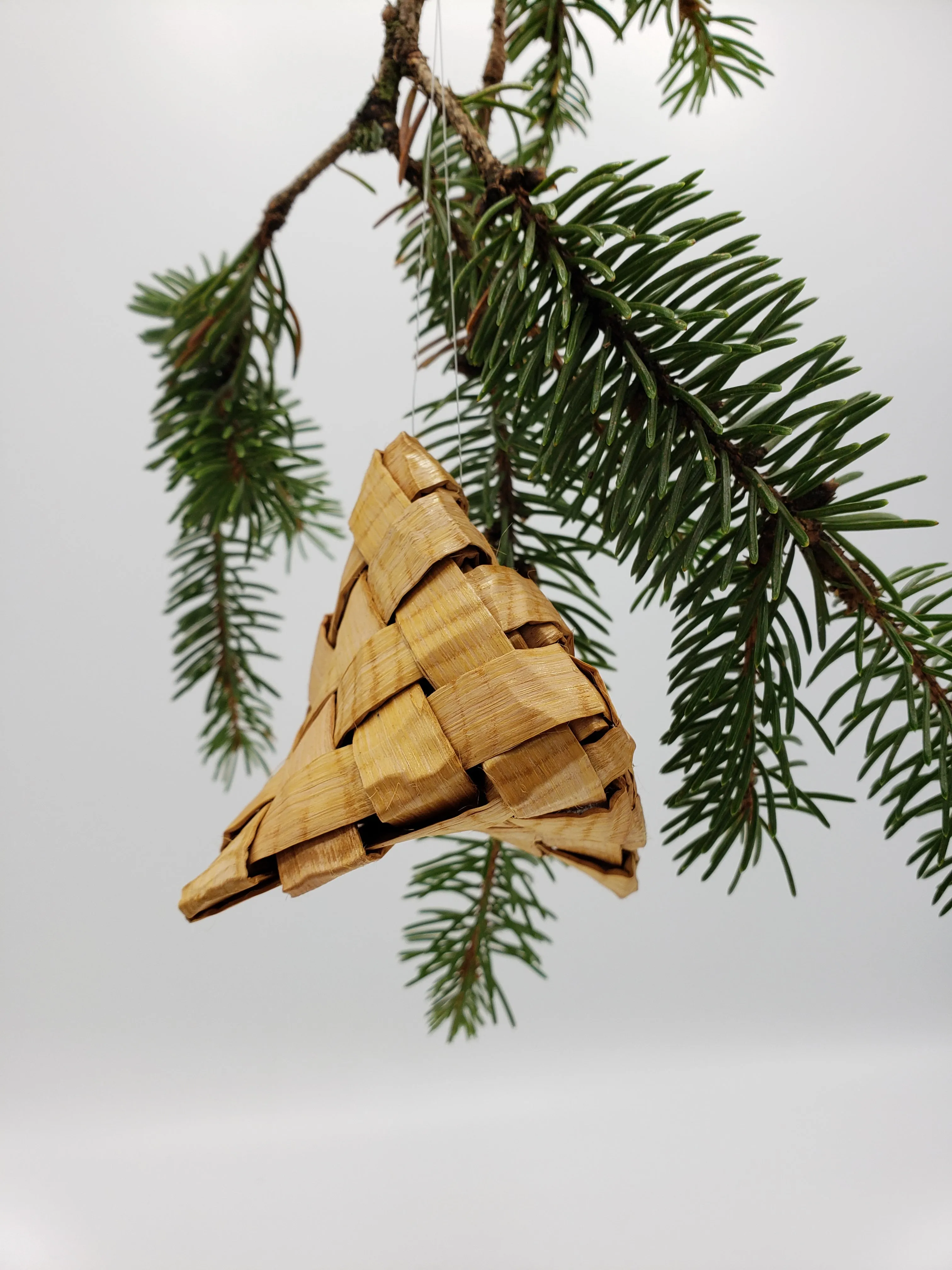 Woven Triangle Ornament 40